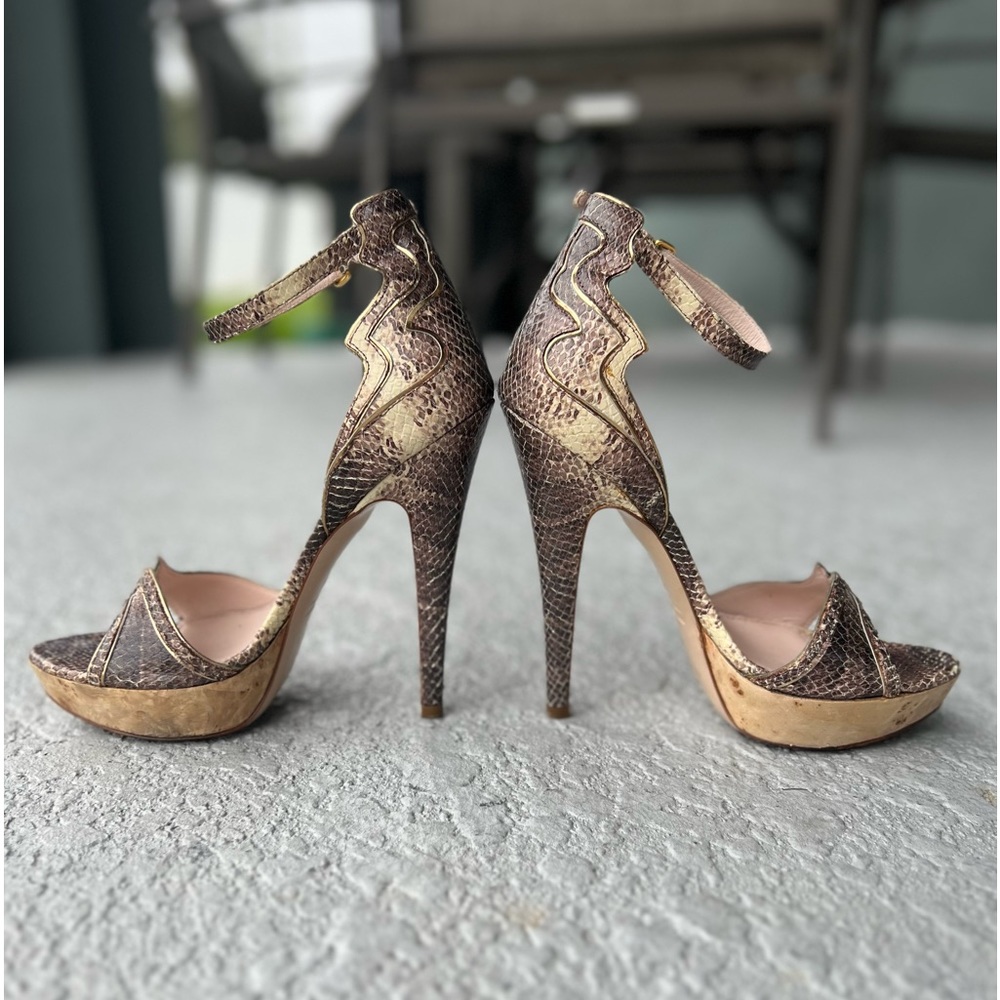 Stunning Miu Miu 5 Inch Heels With Gorgeous Gold … - image 4